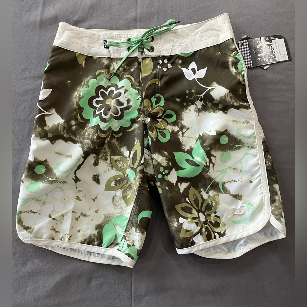 ❤️Lost Board Shorts (26)